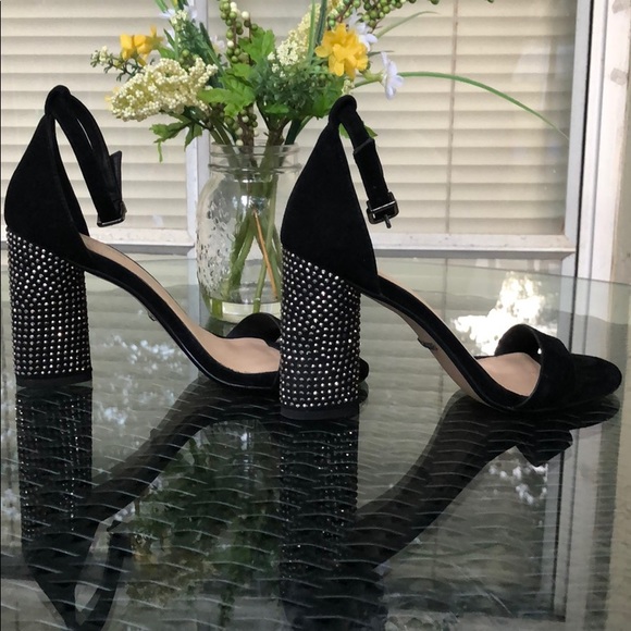 Black suede Gianni Bini sandals with ankle strap - Picture 7 of 9